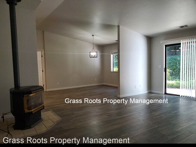 Building Photo - 3 br, 2 bath House - 13362 Red Dog Rd
