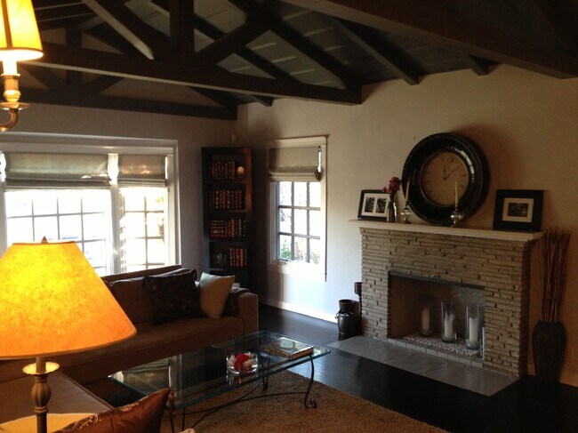 Sala de estar - 10337 Northvale Rd