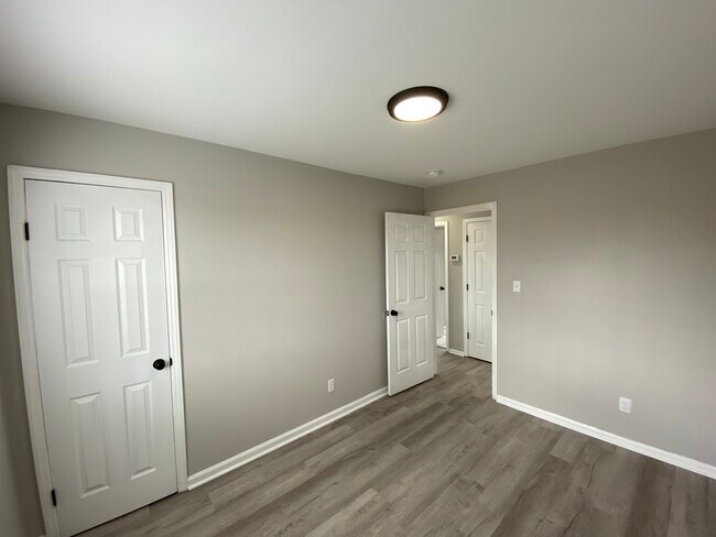 Foto del edificio - 912 Shannon Bradley Rd