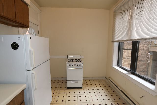 Foto del edificio - 714 W Barry Ave