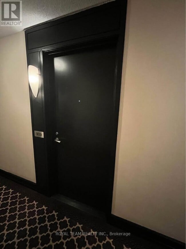 Building Photo - 20 N Park Rd