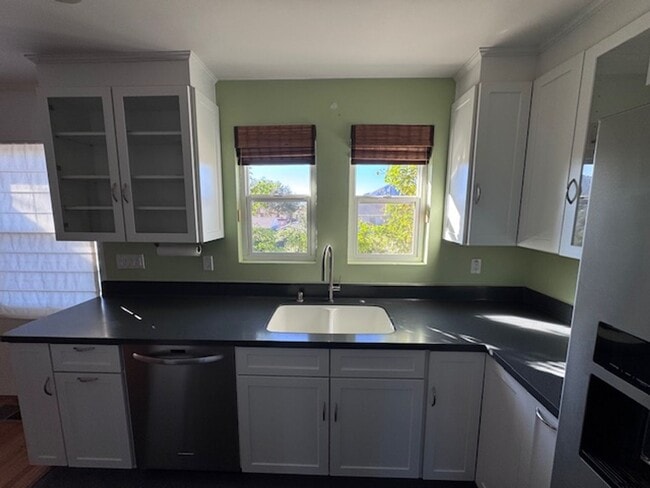 Foto del edificio - 3 bed/ 2 Bath House within Walking Distance to Cal Poly