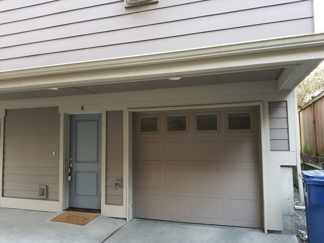 Garage! - 8738 Phinney Ave N