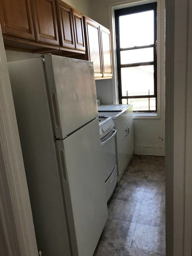 Foto principal - 25-65 32nd St