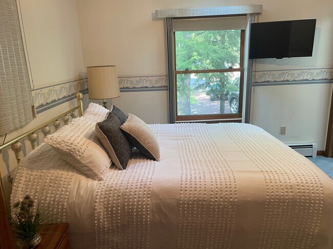 Master bedroom - 2 Azalea Ter