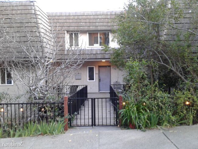 Building Photo - 2 br, 2 bath Townhome - 322 Huntley Ave