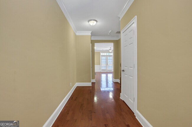 Foto del edificio - 3345 Regent Pl SW