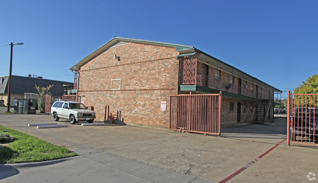 Building Photo - Louise St Apartments I