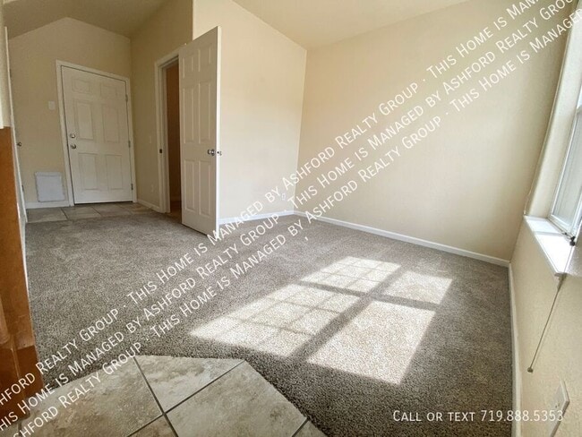 Building Photo - 837 S Weber St