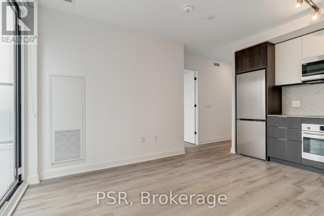 Building Photo - 36-636 Zorra St