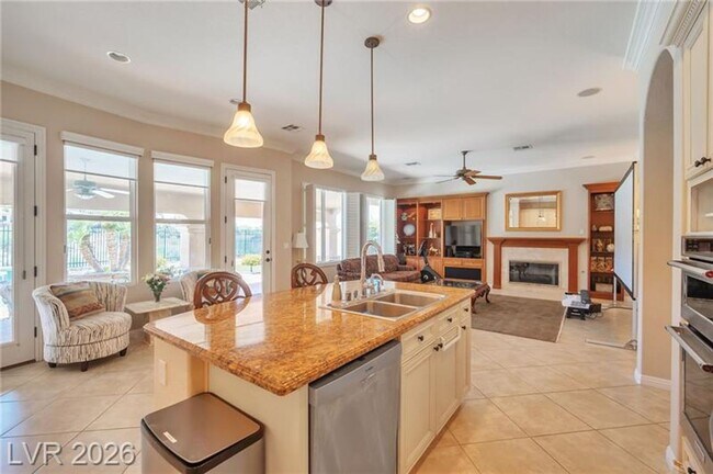 Building Photo - LUXURY HOME IN SEVEN HILLS