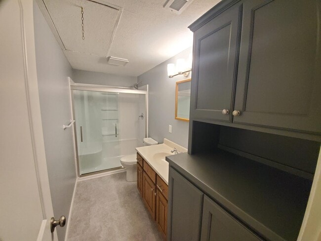 Building Photo - 3041 La Vista Dr
