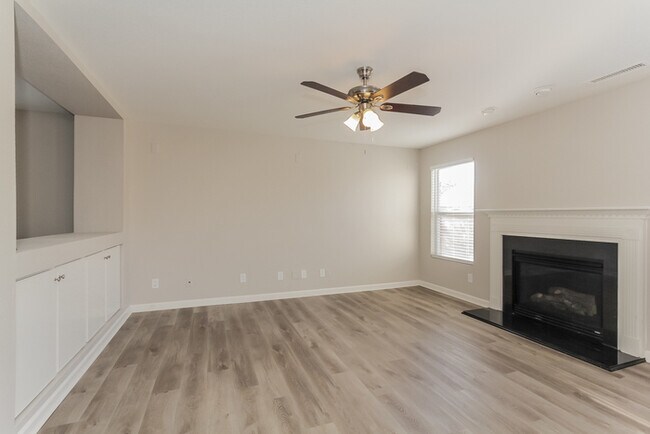 Foto del edificio - 12700 Frank Wiley Ln