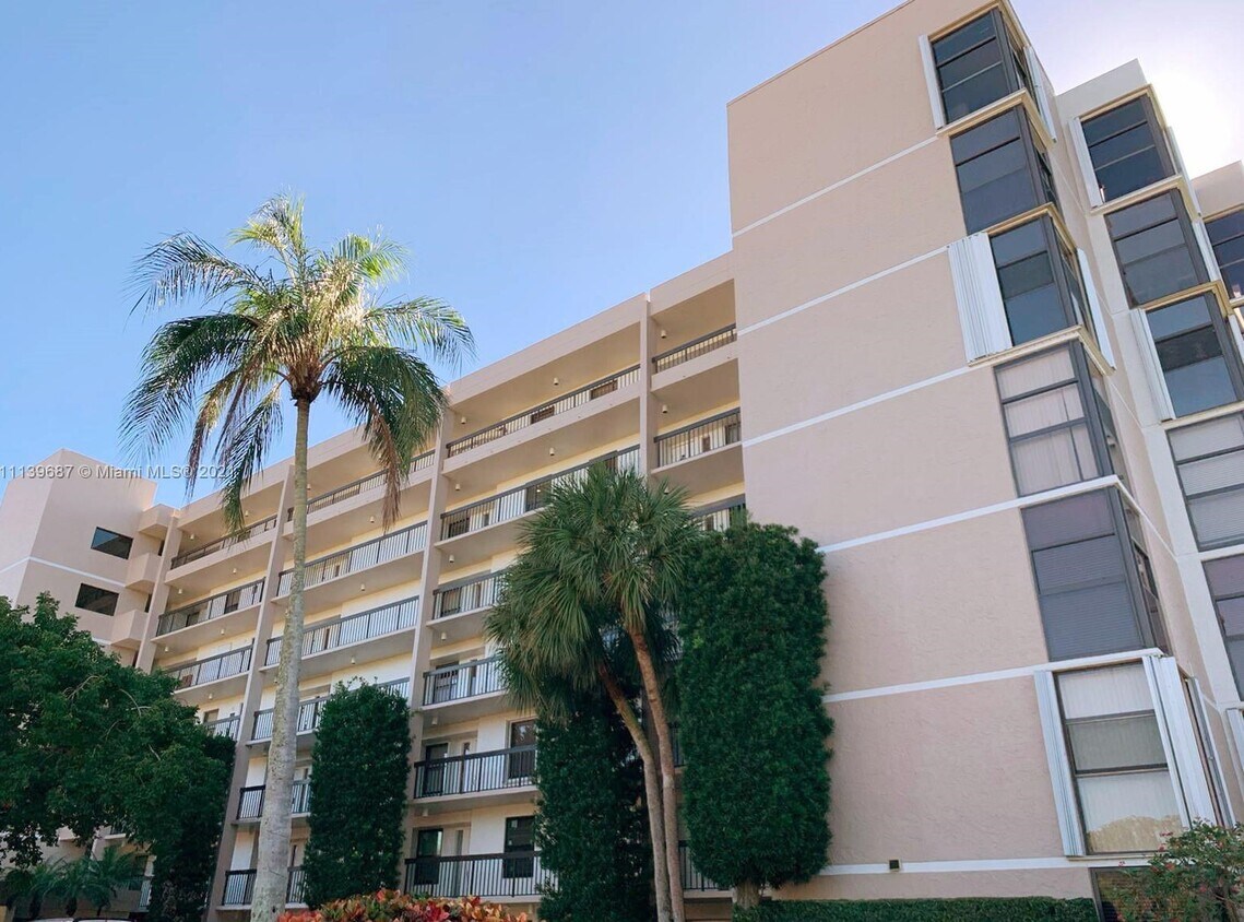 Primary Photo - 6662 Boca del Mar Dr