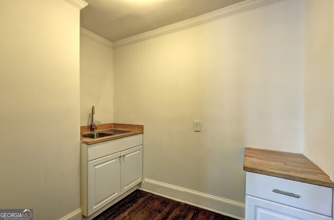 Building Photo - 2186 Lenox Rd NE