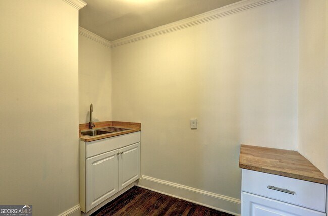 Foto del edificio - 2186 Lenox Rd NE