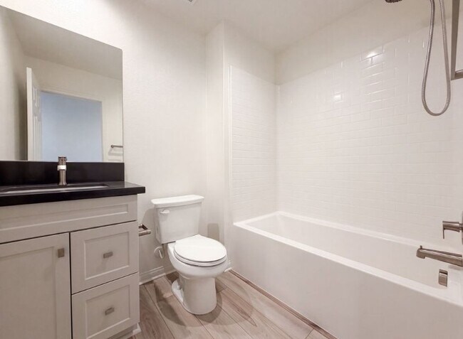 Foto del edificio - 11553 Halter St