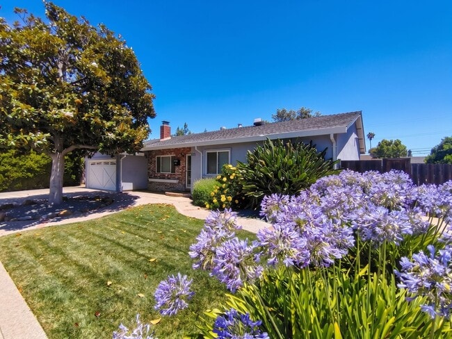Photo - 8525 Bandon Dr House