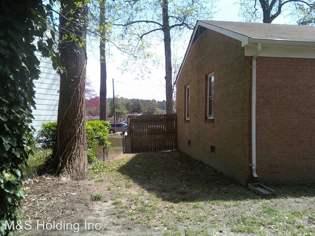 Foto del edificio - 3 br, 1.5 bath House - 160 Alexander Dr.