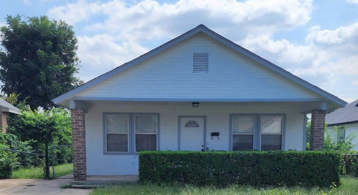 Primary Photo - 1736 NW 7th