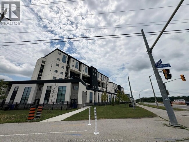 Building Photo - 4300 Laurier Pkwy