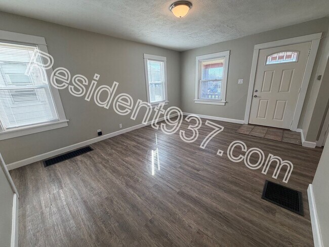 Foto del edificio - 2 Bed 1 bath Home