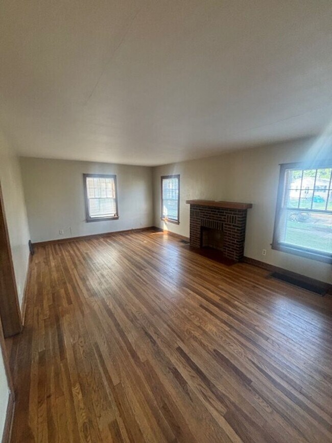Foto del edificio - 3403 Reid Ave