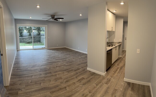 Foto del edificio - 46 Woodland Hills Dr