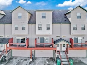 Building Photo - 203 NE 45th Ln