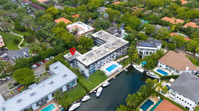 Foto del edificio - 6815 Edgewater Dr