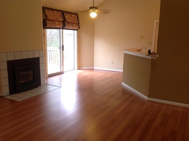 Building Photo - 4405 Brookview Terrace