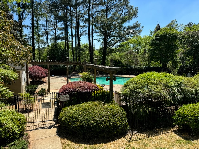 Building Photo - 2144 River Heights Ct SE