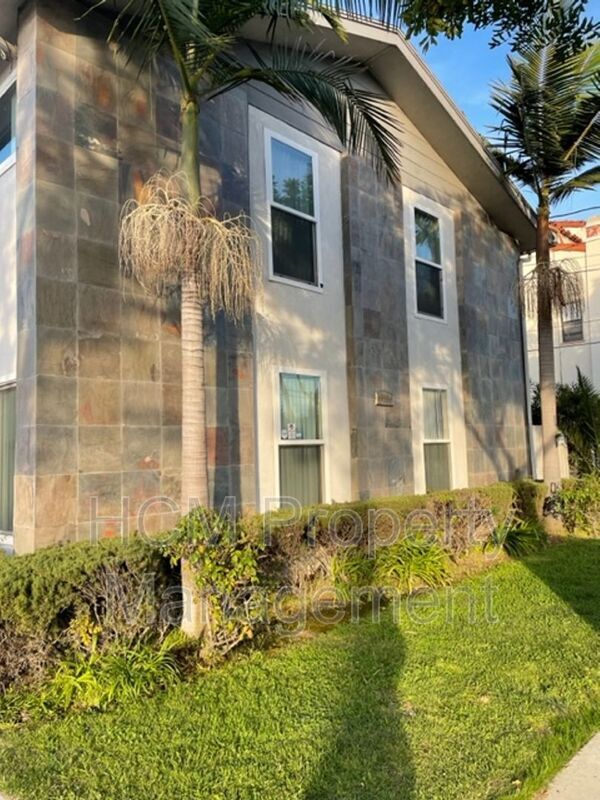 Foto del edificio - 2835 E 5th St