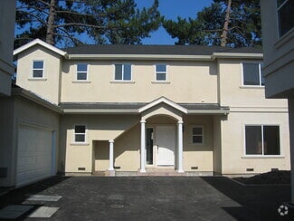 Building Photo - 400 Cypress Ave