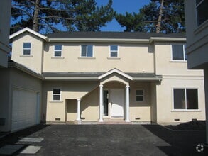Building Photo - 400 Cypress Ave