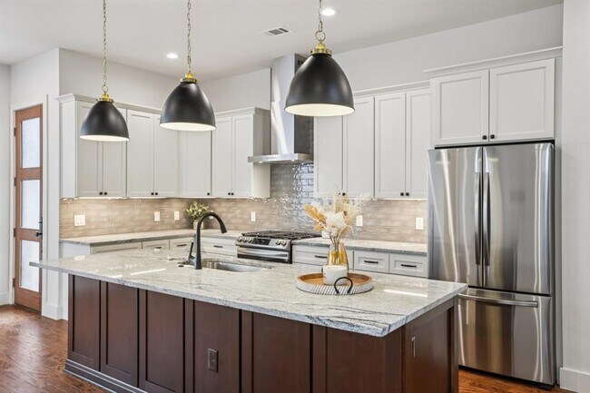 Foto del edificio - 6902 Northeast Dr