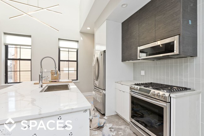 Foto del edificio - 1638 N Marshfield Ave