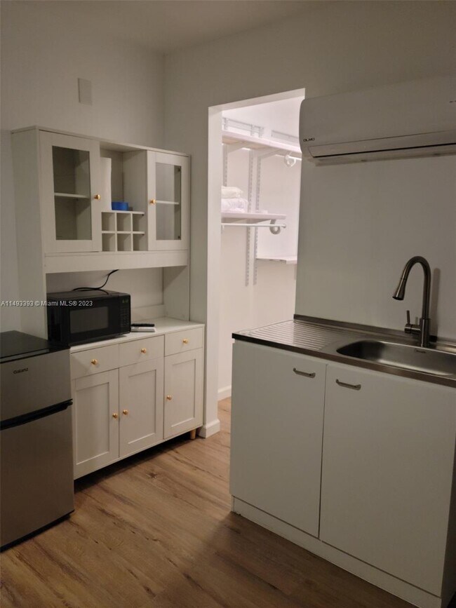 Foto del edificio - 920 SW 30th St