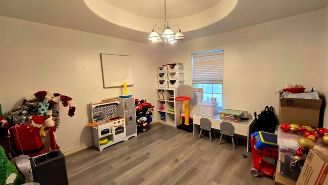 Foto del edificio - 313 Floral Blvd
