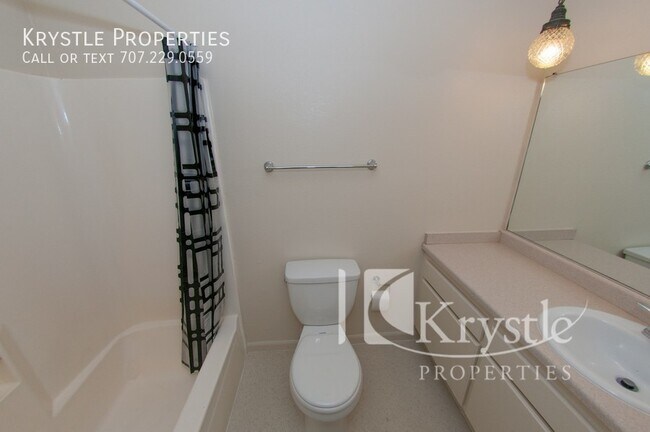 Foto del edificio - Lovely 3 Bed, 2 Bath, Single Story Home in...