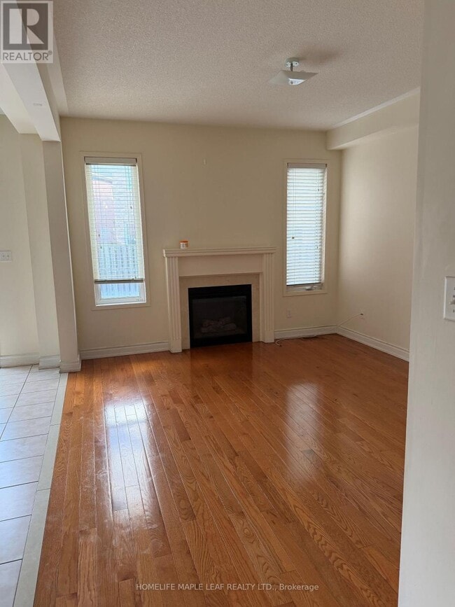 Building Photo - 4628 Sandford Farm Dr