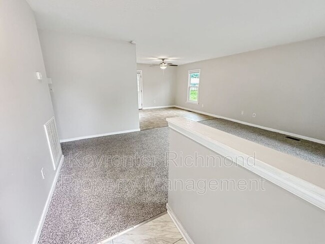 Foto del edificio - 6422 Wedgewood Rd