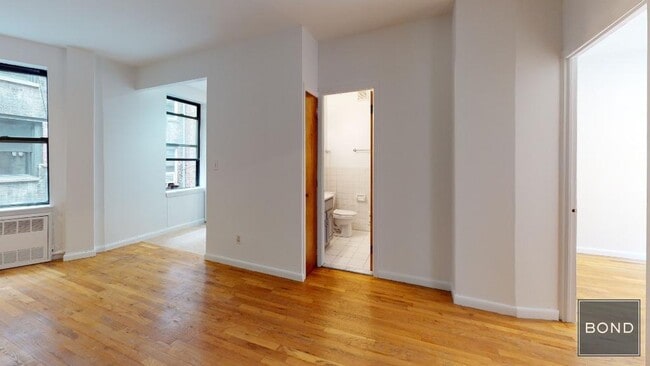 Building Photo - 417 E 65th St