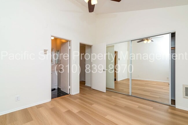 Foto del edificio - 2-Bed, 2-Bath Townhouse with Private Patio...