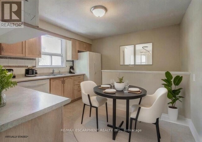 Photo du bâtiment - 137 Manning Ave