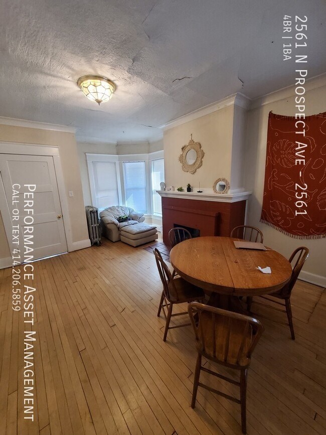 Building Photo - Spacious 3BED/1BATH Eastside Lower Unit