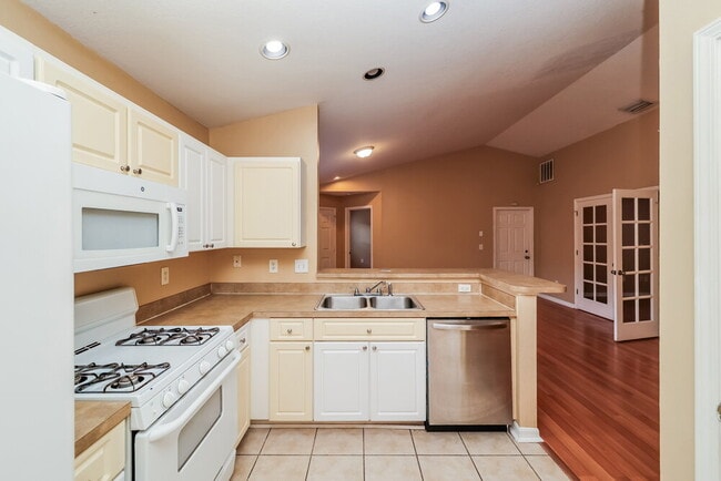 Foto del edificio - 6708 Summer Haven Dr