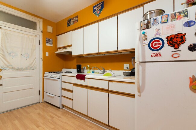 Foto del edificio - 5325 W Cornelia Ave
