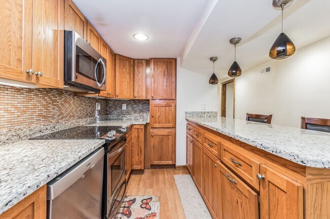 Foto del edificio - Lovely 1Bd/1Bth Lower Level in Bloomingdale