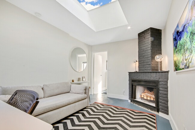 Photo - 520 W 50th St Apartment